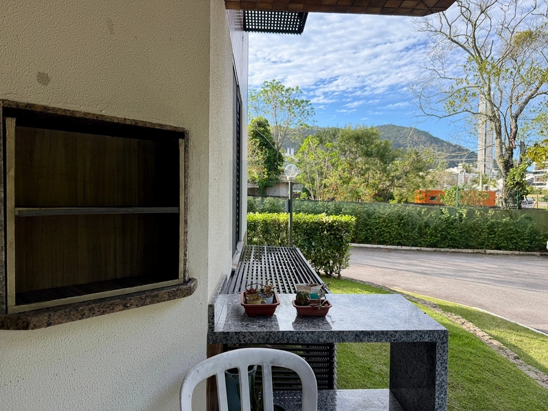 Apartamento com 3 quarto mobiliado a uma quadra do mar na Praia Brava, em Florianópolis: 2ª foto da galeria de imagens do imóvel