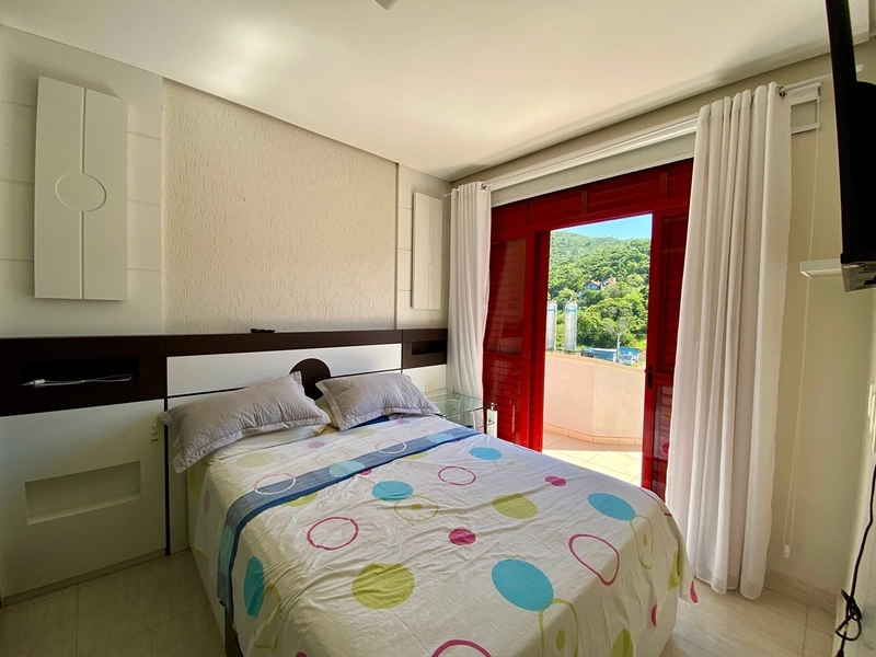 Apartamento à Venda na Praia Brava – 2 Suítes, 77m², a 50m do Mar: 13ª foto da galeria de imagens do imóvel