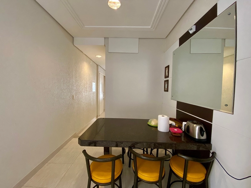 Apartamento à Venda na Praia Brava – 2 Suítes, 77m², a 50m do Mar: 8ª foto da galeria de imagens do imóvel