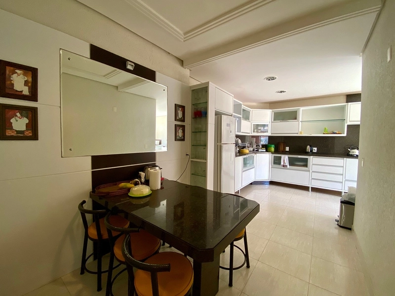 Apartamento à Venda na Praia Brava – 2 Suítes, 77m², a 50m do Mar: 7ª foto da galeria de imagens do imóvel