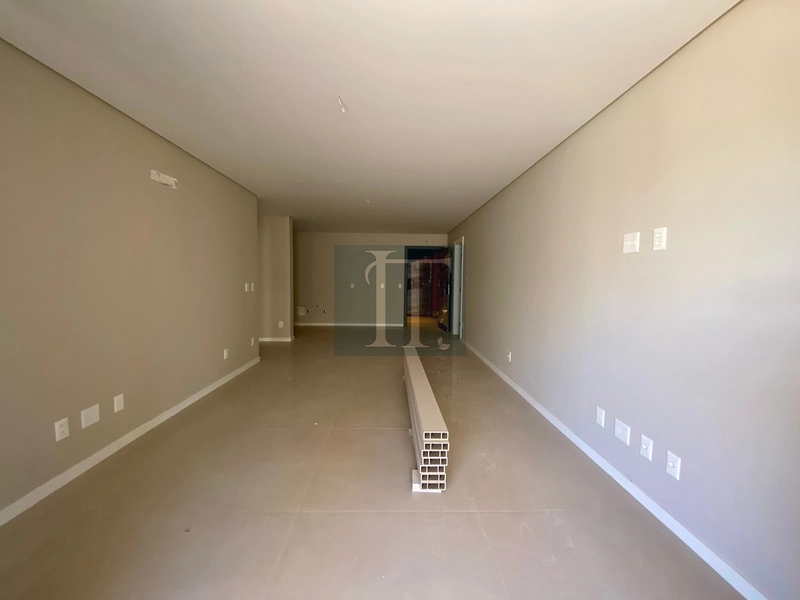 Apartamento 2 suítes à venda perto do mar em Jurerê - Florianópolis: 4ª foto da galeria de imagens do imóvel