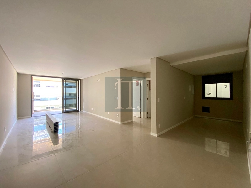 Apartamento 2 suítes à venda perto do mar em Jurerê - Florianópolis: 2ª foto da galeria de imagens do imóvel