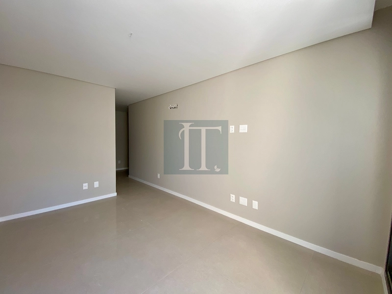 Apartamento 2 suítes à venda perto do mar em Jurerê - Florianópolis: 12ª foto da galeria de imagens do imóvel