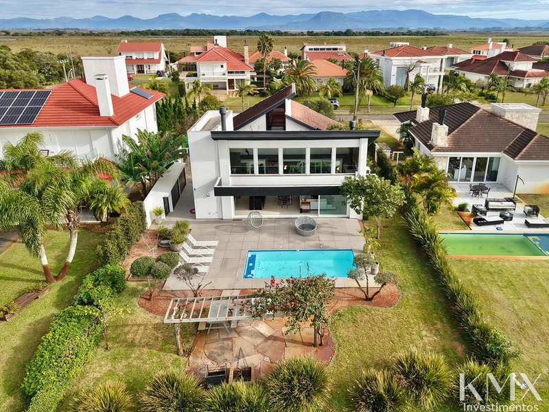 CASA DE ALTO PADRÃO : 3ª foto da galeria de imagens do imóvel