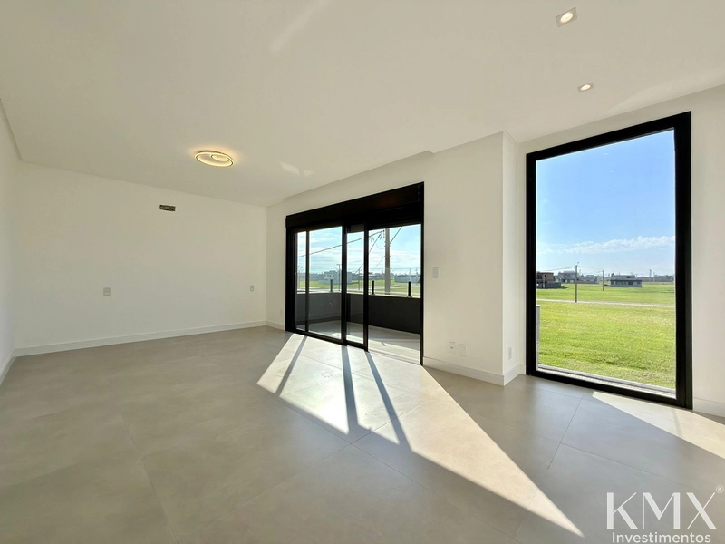 🏡✨ SOBRADO À VENDA NO CONDOMÍNIO NOVA XANGRI-LÁ: 5ª foto da galeria de imagens do imóvel