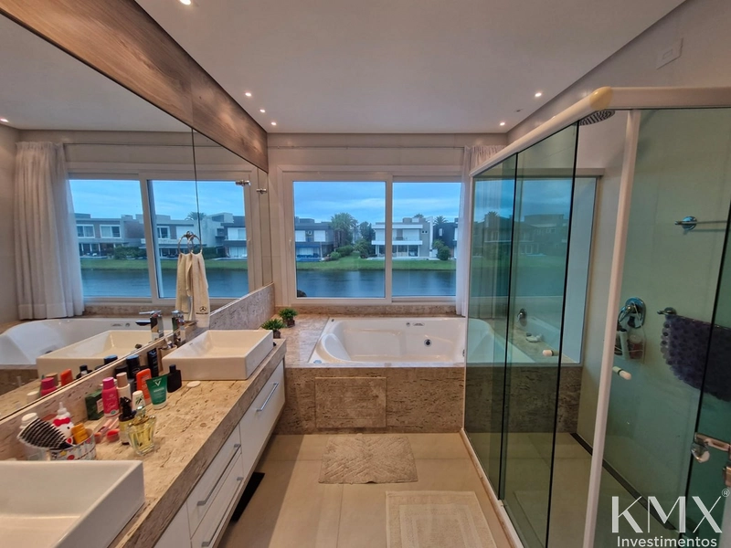 🌊 Sobrado Beira-Lago no Condomínio Enseada – Quadra A: 25ª foto da galeria de imagens do imóvel