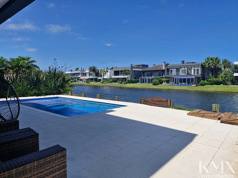 🌊 Sobrado Beira-Lago no Condomínio Enseada – Quadra A: 21ª foto da galeria de imagens do imóvel