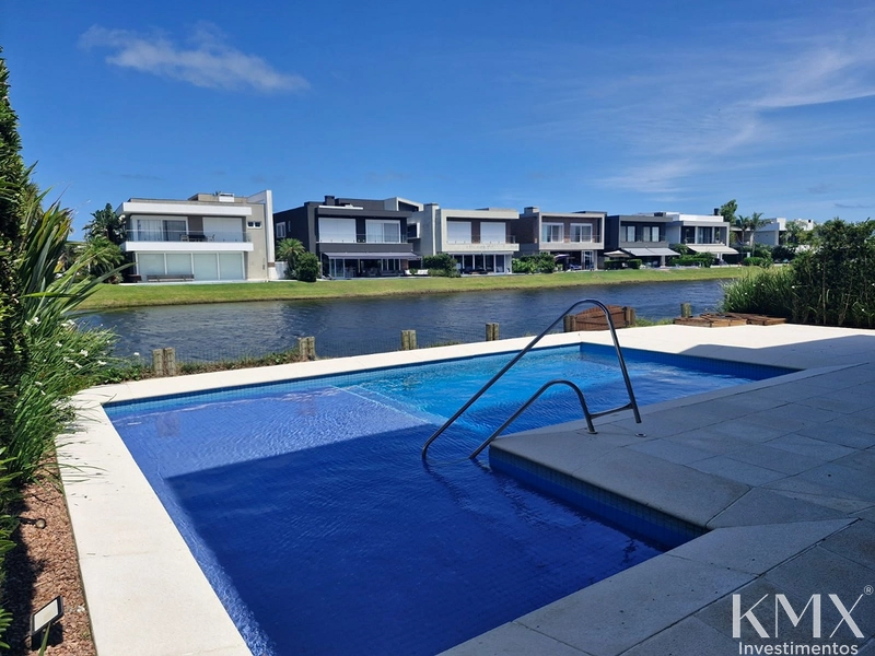 🌊 Sobrado Beira-Lago no Condomínio Enseada – Quadra A: 20ª foto da galeria de imagens do imóvel