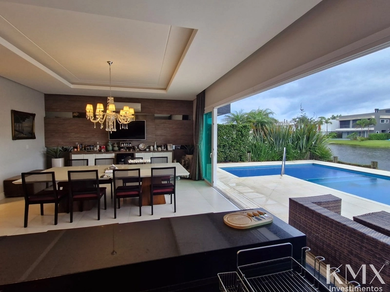 🌊 Sobrado Beira-Lago no Condomínio Enseada – Quadra A: 16ª foto da galeria de imagens do imóvel