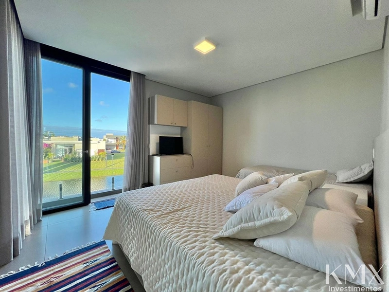 🏡✨ SOBRADO À VENDA NO CONDOMÍNIO CAPÃO ILHAS RESORT: 5ª foto da galeria de imagens do imóvel