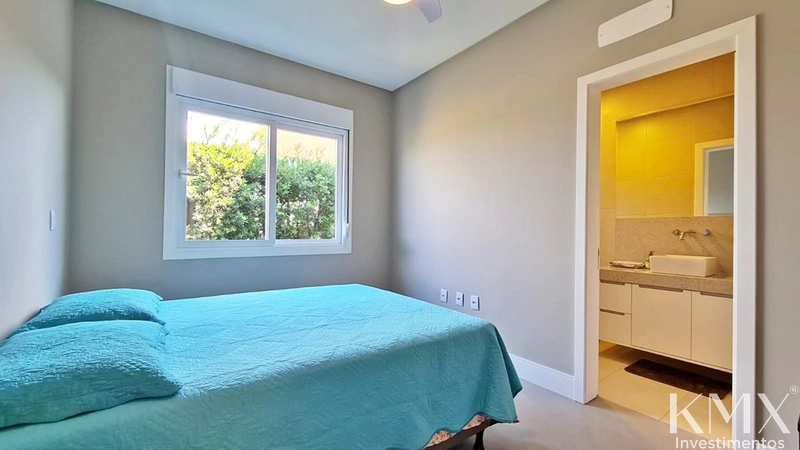 🏡✨ SOBRADO À VENDA NO CONDOMÍNIO CAPÃO ILHAS RESORT: 8ª foto da galeria de imagens do imóvel