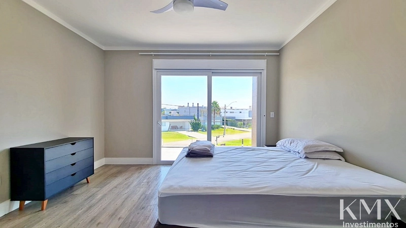 🏡✨ SOBRADO À VENDA NO CONDOMÍNIO CAPÃO ILHAS RESORT: 4ª foto da galeria de imagens do imóvel