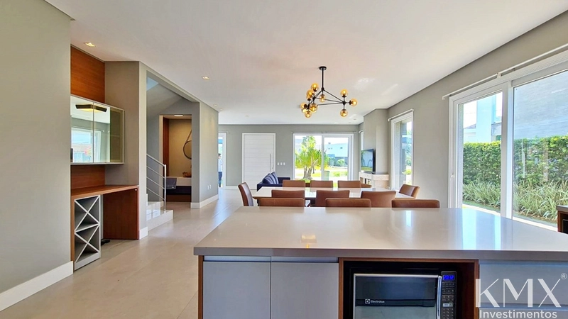 🏡✨ SOBRADO À VENDA NO CONDOMÍNIO CAPÃO ILHAS RESORT: 9ª foto da galeria de imagens do imóvel
