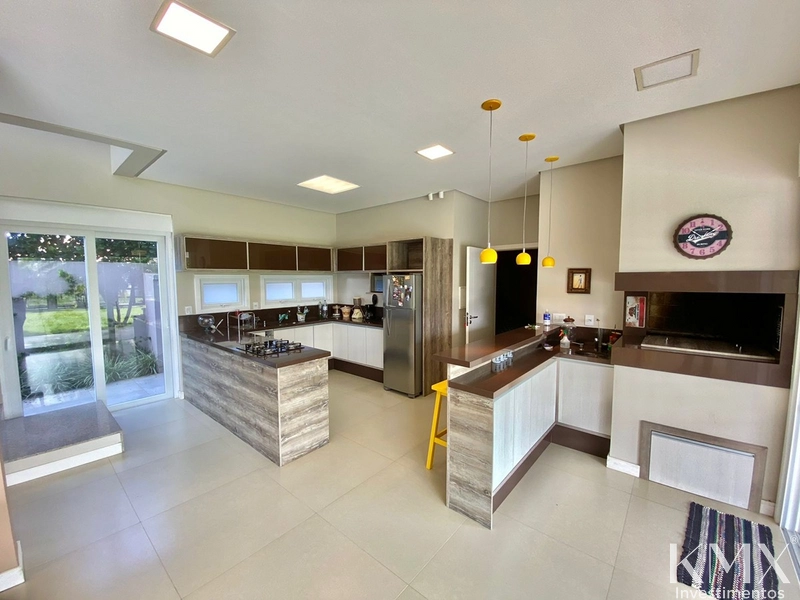 EXCELENTE CASA COM VISTA PARA O MAR À VENDA 🌊🏡: 3ª foto da galeria de imagens do imóvel