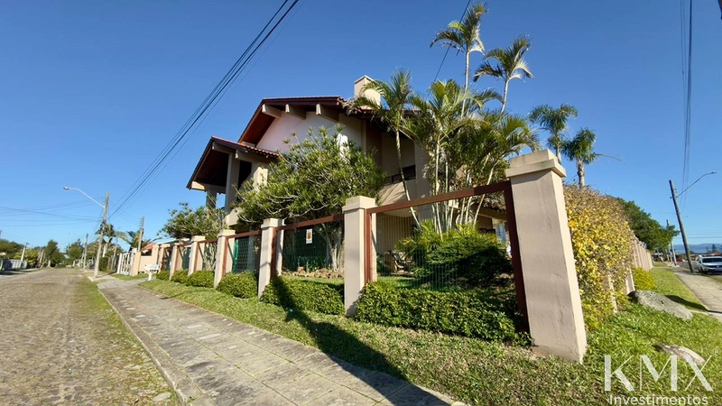 🏡 SOBRADO DE ESQUINA NO CENTRO DE XANGRI-LÁ: 11ª foto da galeria de imagens do imóvel