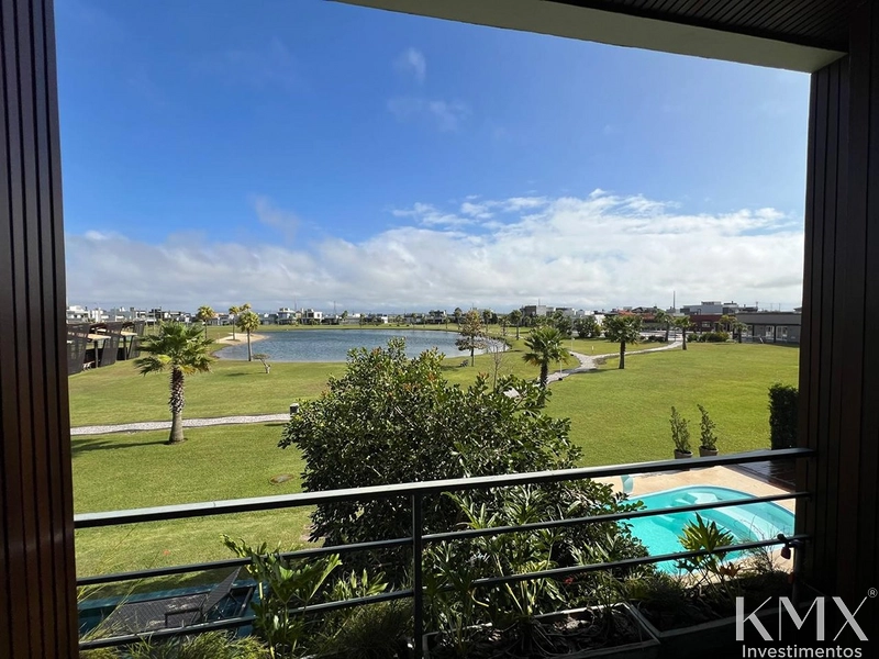 SOBRADO BEIRA LAGO NO CONDOMÍNIO RIVIERA✨: 8ª foto da galeria de imagens do imóvel
