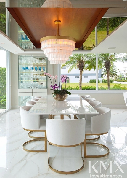 🏡 Casa de Alto Padrão à Beira-Lago: 17ª foto da galeria de imagens do imóvel