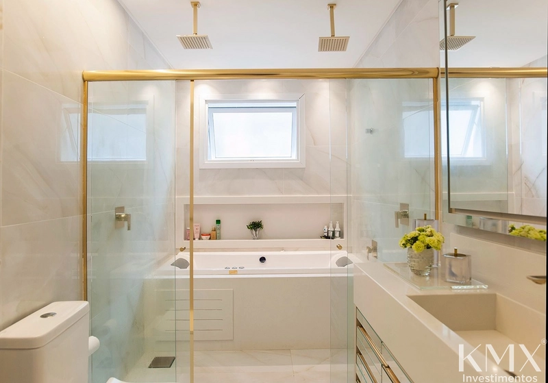 🏡 Casa de Alto Padrão à Beira-Lago: 27ª foto da galeria de imagens do imóvel