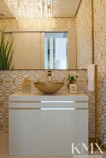 🏡 Casa de Alto Padrão à Beira-Lago: 32ª foto da galeria de imagens do imóvel