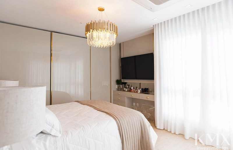 🏡 Casa de Alto Padrão à Beira-Lago: 33ª foto da galeria de imagens do imóvel