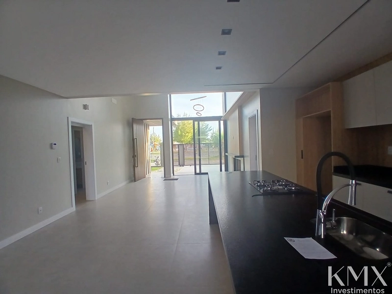 🌊🏡 CASA DE ALTO PADRÃO A APENAS 3 QUADRAS DO MAR!: 16ª foto da galeria de imagens do imóvel