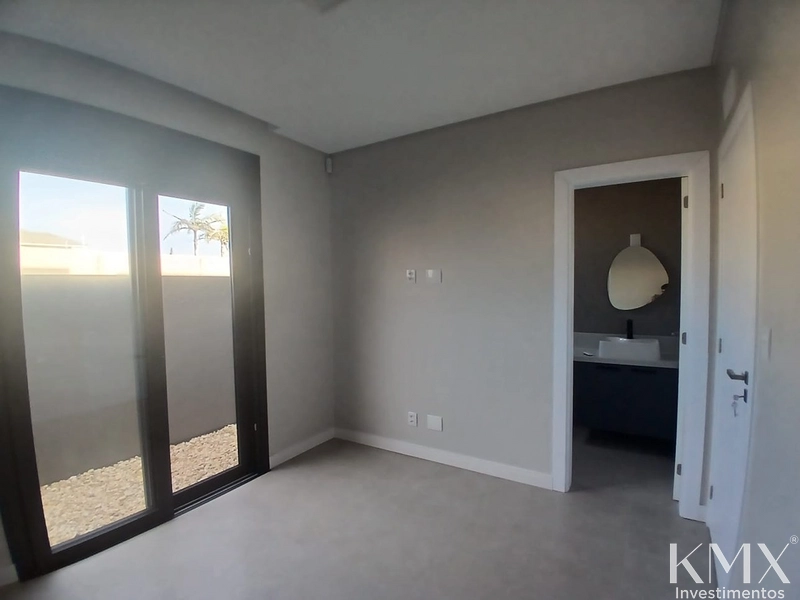 🌊🏡 CASA DE ALTO PADRÃO A APENAS 3 QUADRAS DO MAR!: 11ª foto da galeria de imagens do imóvel