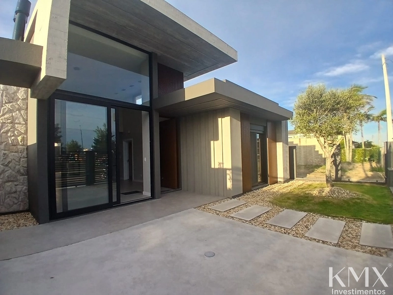 🌊🏡 CASA DE ALTO PADRÃO A APENAS 3 QUADRAS DO MAR!: 24ª foto da galeria de imagens do imóvel