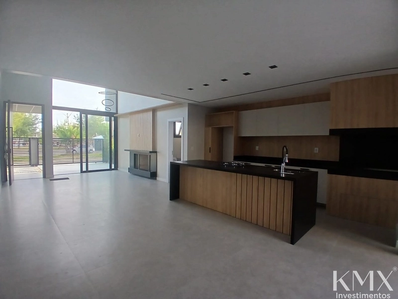🌊🏡 CASA DE ALTO PADRÃO A APENAS 3 QUADRAS DO MAR!: 5ª foto da galeria de imagens do imóvel