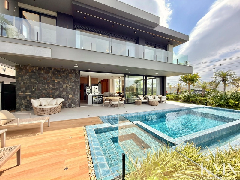 Residência de Alto Padrão – Frente ao Lago | 475m² de Área Construída: 21ª foto da galeria de imagens do imóvel