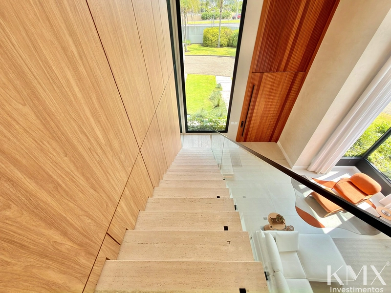 Residência de Alto Padrão – Frente ao Lago | 475m² de Área Construída: 31ª foto da galeria de imagens do imóvel