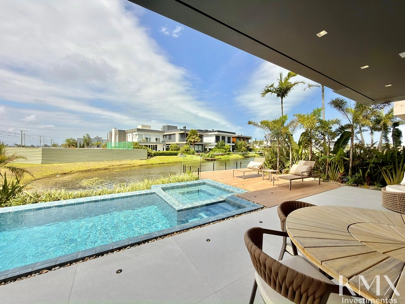 Residência de Alto Padrão – Frente ao Lago | 475m² de Área Construída: 20ª foto da galeria de imagens do imóvel