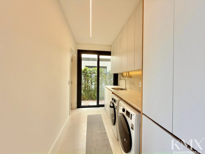 Residência de Alto Padrão – Frente ao Lago | 475m² de Área Construída: 63ª foto da galeria de imagens do imóvel