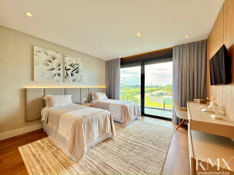 Residência de Alto Padrão – Frente ao Lago | 475m² de Área Construída: 49ª foto da galeria de imagens do imóvel