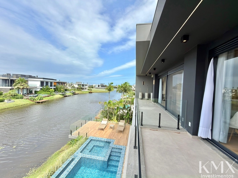 Residência de Alto Padrão – Frente ao Lago | 475m² de Área Construída: 23ª foto da galeria de imagens do imóvel