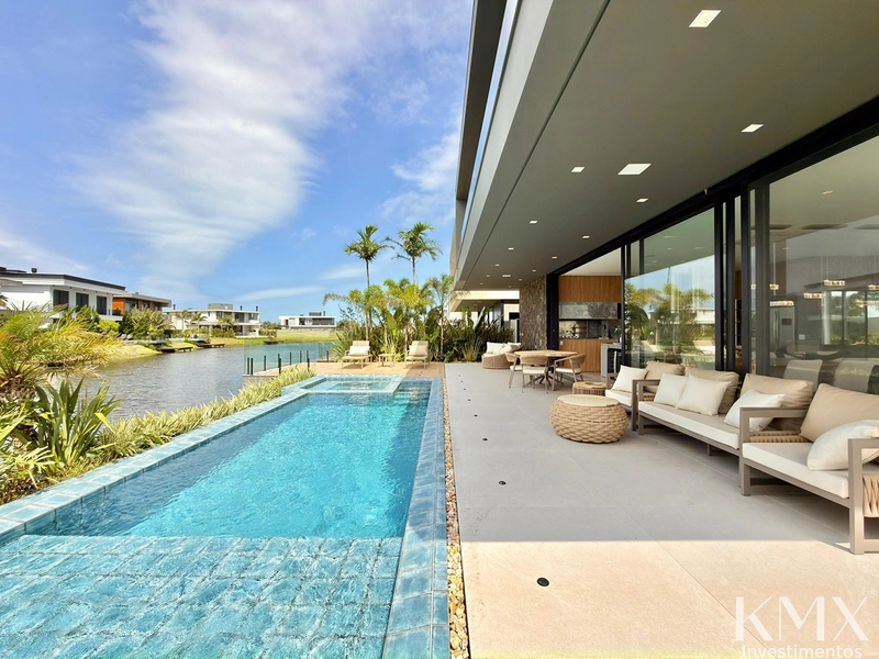 Residência de Alto Padrão – Frente ao Lago | 475m² de Área Construída: 22ª foto da galeria de imagens do imóvel