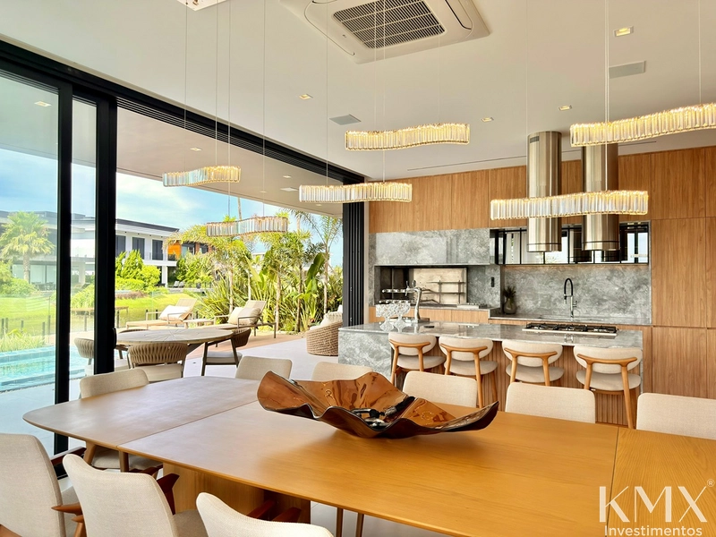 Residência de Alto Padrão – Frente ao Lago | 475m² de Área Construída: 13ª foto da galeria de imagens do imóvel