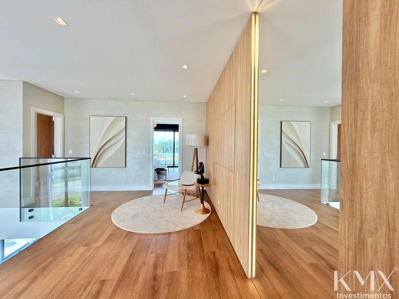 Residência de Alto Padrão – Frente ao Lago | 475m² de Área Construída: 7ª foto da galeria de imagens do imóvel