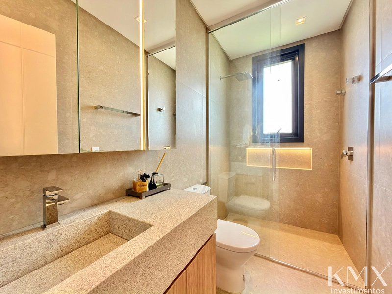 Residência de Alto Padrão – Frente ao Lago | 475m² de Área Construída: 47ª foto da galeria de imagens do imóvel