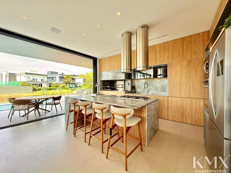 Residência de Alto Padrão – Frente ao Lago | 475m² de Área Construída: 12ª foto da galeria de imagens do imóvel