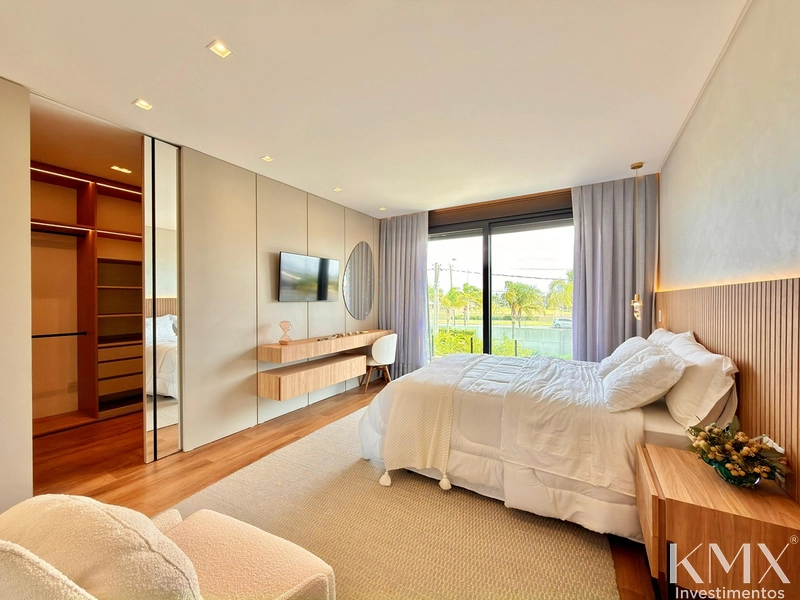 Residência de Alto Padrão – Frente ao Lago | 475m² de Área Construída: 45ª foto da galeria de imagens do imóvel