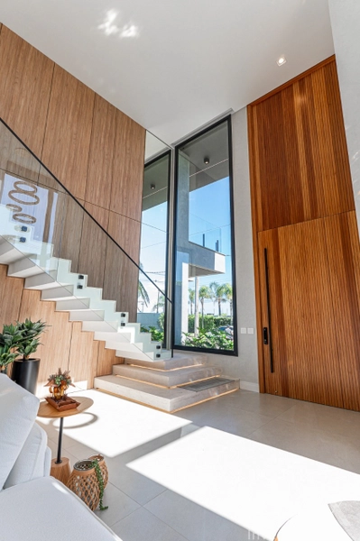 Residência de Alto Padrão – Frente ao Lago | 475m² de Área Construída: 30ª foto da galeria de imagens do imóvel