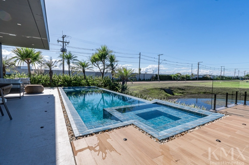 Residência de Alto Padrão – Frente ao Lago | 475m² de Área Construída: 24ª foto da galeria de imagens do imóvel