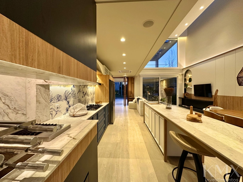 🏡✨ SOBRADO À VENDA NO CONDOMÍNIO CAPÃO ILHAS RESORT: 11ª foto da galeria de imagens do imóvel