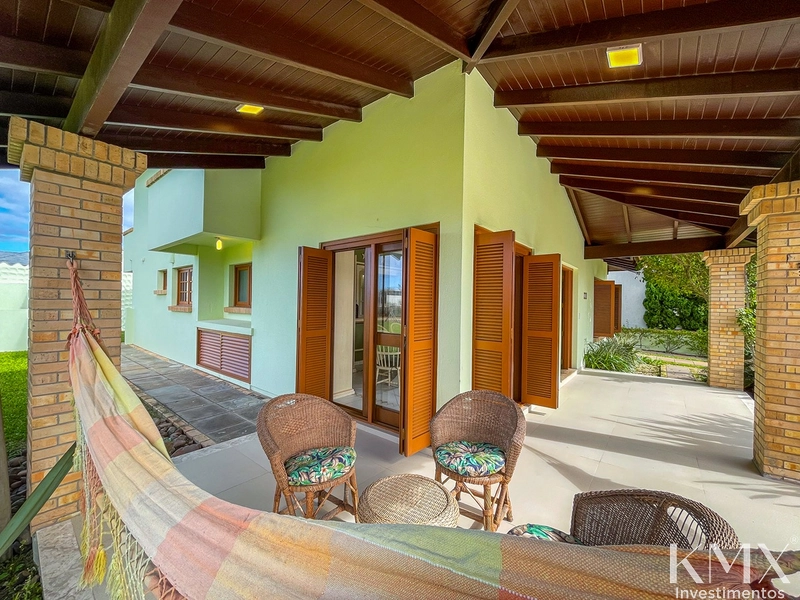 CASA COM VISTA PARA O MAR E LAZER COMPLETO🌊✨: 4ª foto da galeria de imagens do imóvel