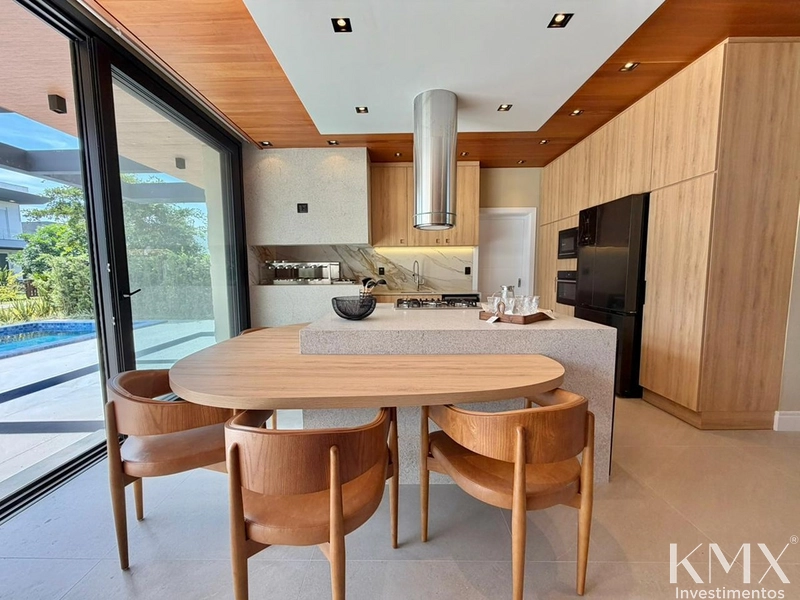 🏡✨ SOBRADO À VENDA NO CONDOMÍNIO CAPÃO ILHAS RESORT: 16ª foto da galeria de imagens do imóvel