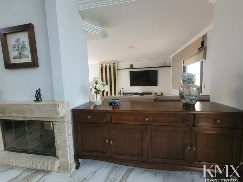 🏡 SOBRADO DE ALTO PADRÃO EM AVENIDA – CONDOMÍNIO CONDADO DE CAPÃO (J1L10): 8ª foto da galeria de imagens do imóvel