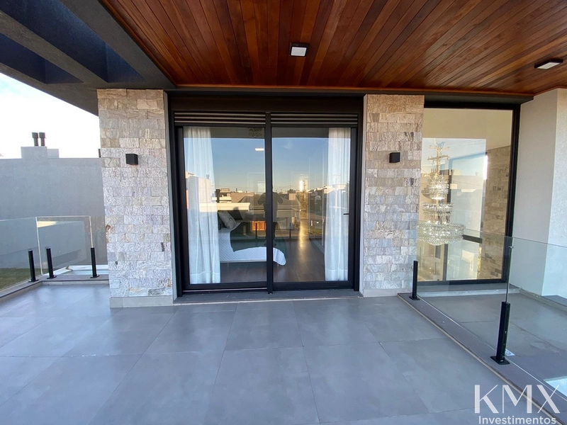 CASA DE ALTO PADRÃO NO CONDOMÍNIO BLUE – XANGRI-LÁ: 22ª foto da galeria de imagens do imóvel