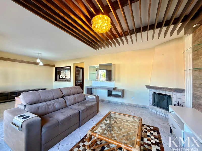🏡 ENCANTE-SE COM ESTE LINDO IMÓVEL COM PISCINA E ÁREA GOURMET! ✨: 1ª foto da galeria de imagens do imóvel