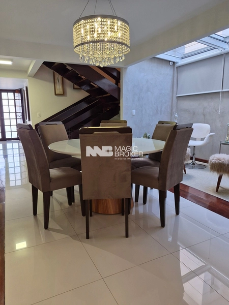 RESIDÊNCIA EXCLUSIVA COM LAZER PRIVATIVO | HUGO LANGE | CURITIBA Arquitetura integrada | Terreno amplo | Experiência de alto padrão: 22ª foto da galeria de imagens do imóvel