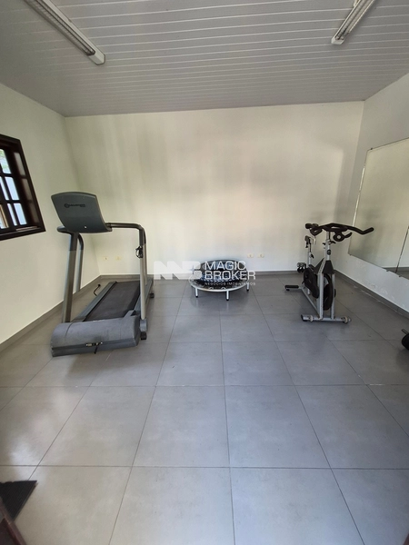 RESIDÊNCIA EXCLUSIVA COM LAZER PRIVATIVO | HUGO LANGE | CURITIBA Arquitetura integrada | Terreno amplo | Experiência de alto padrão: 16ª foto da galeria de imagens do imóvel